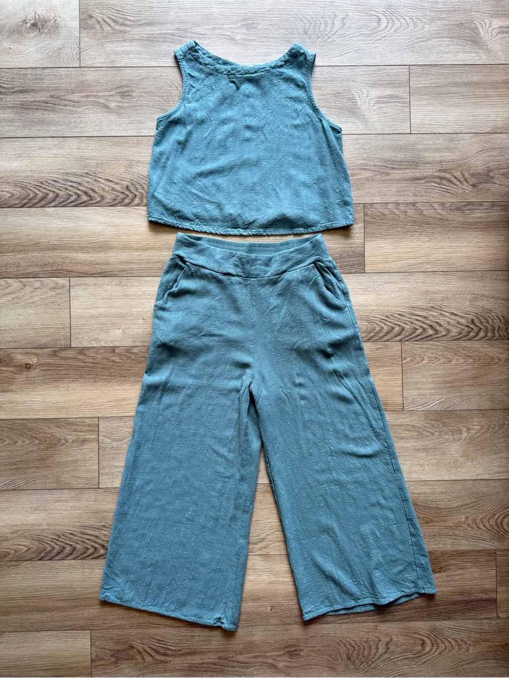 Women's Summer Two Piece Sleeveless Crop Top Capri Wide Leg Pants